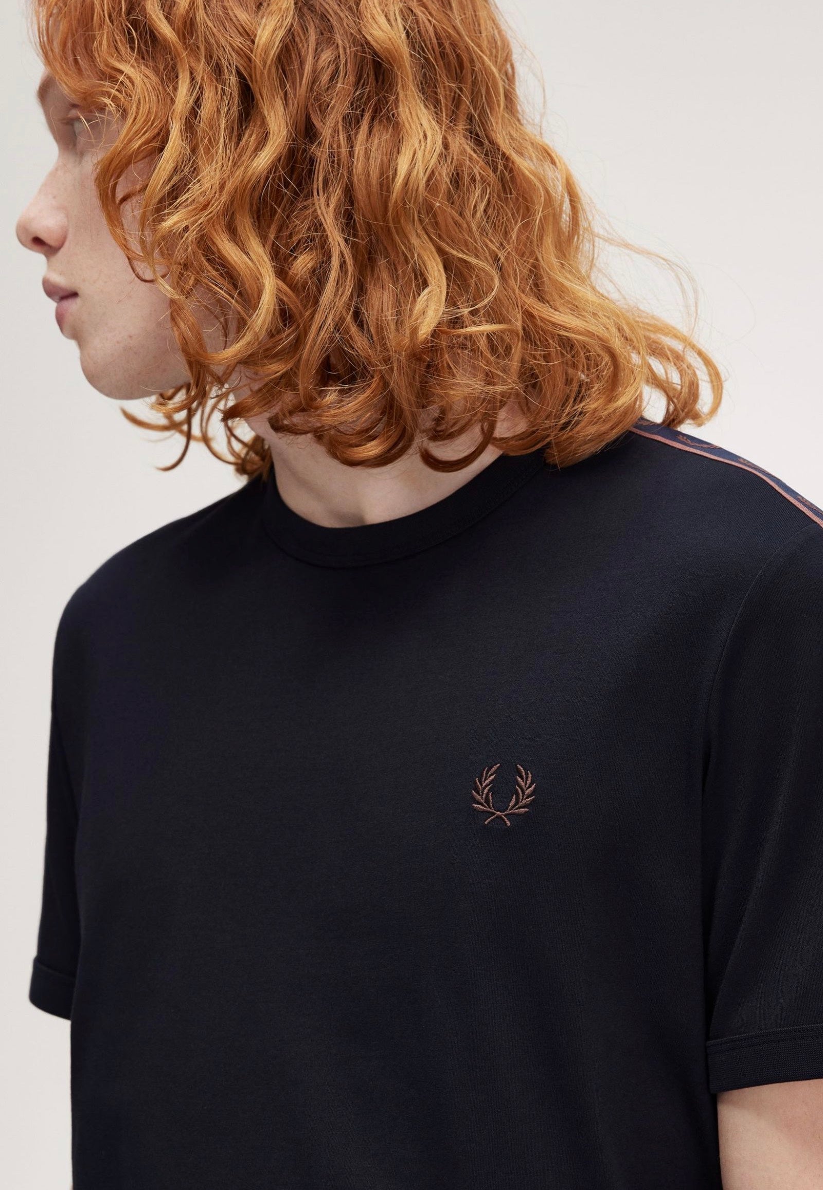 Fred Perry - Contrast Tape Ringer Navy/Crrgroabric - T-Shirt Sale Extremely