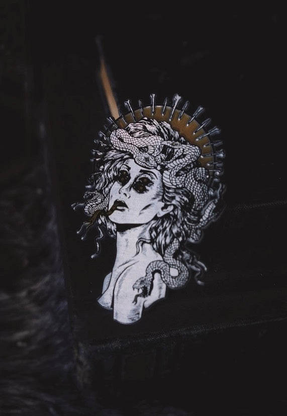 Lively Ghosts - Glowing Medusa - Pin Sale Footlocker