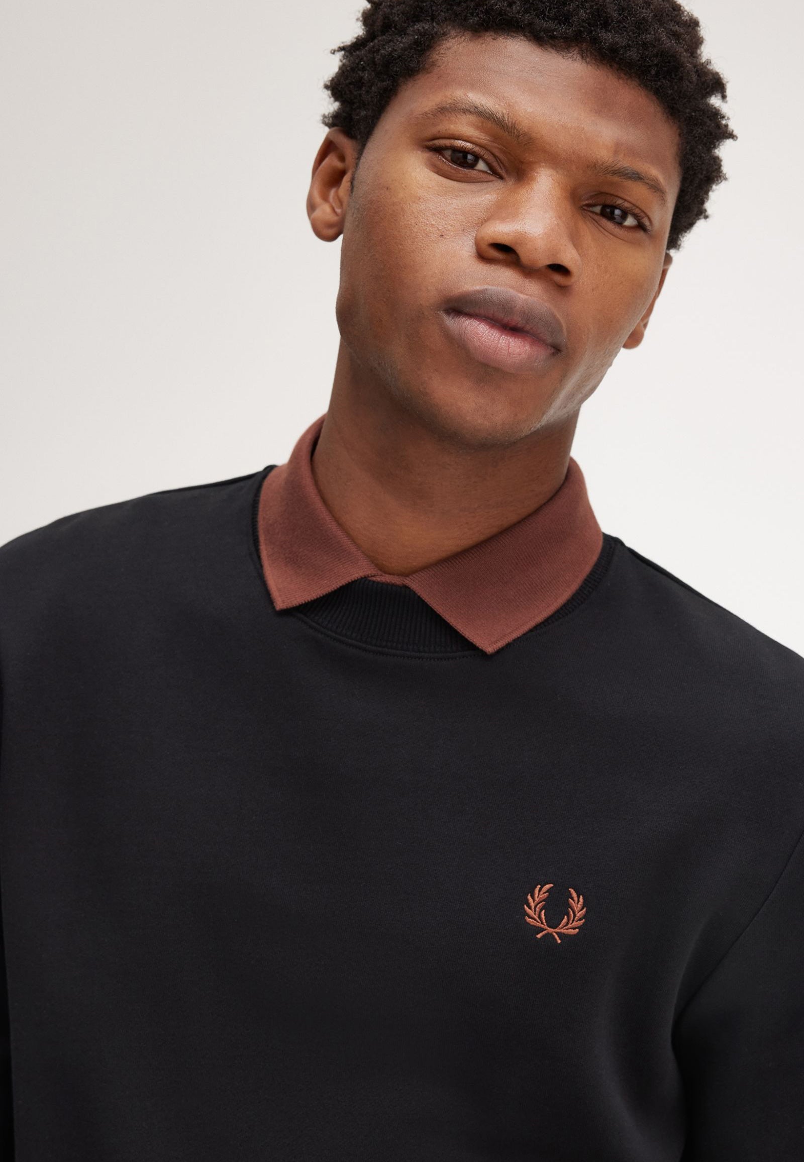 Fred Perry - Crew Neck Black/Whisky Brown - Sweater Nicekicks