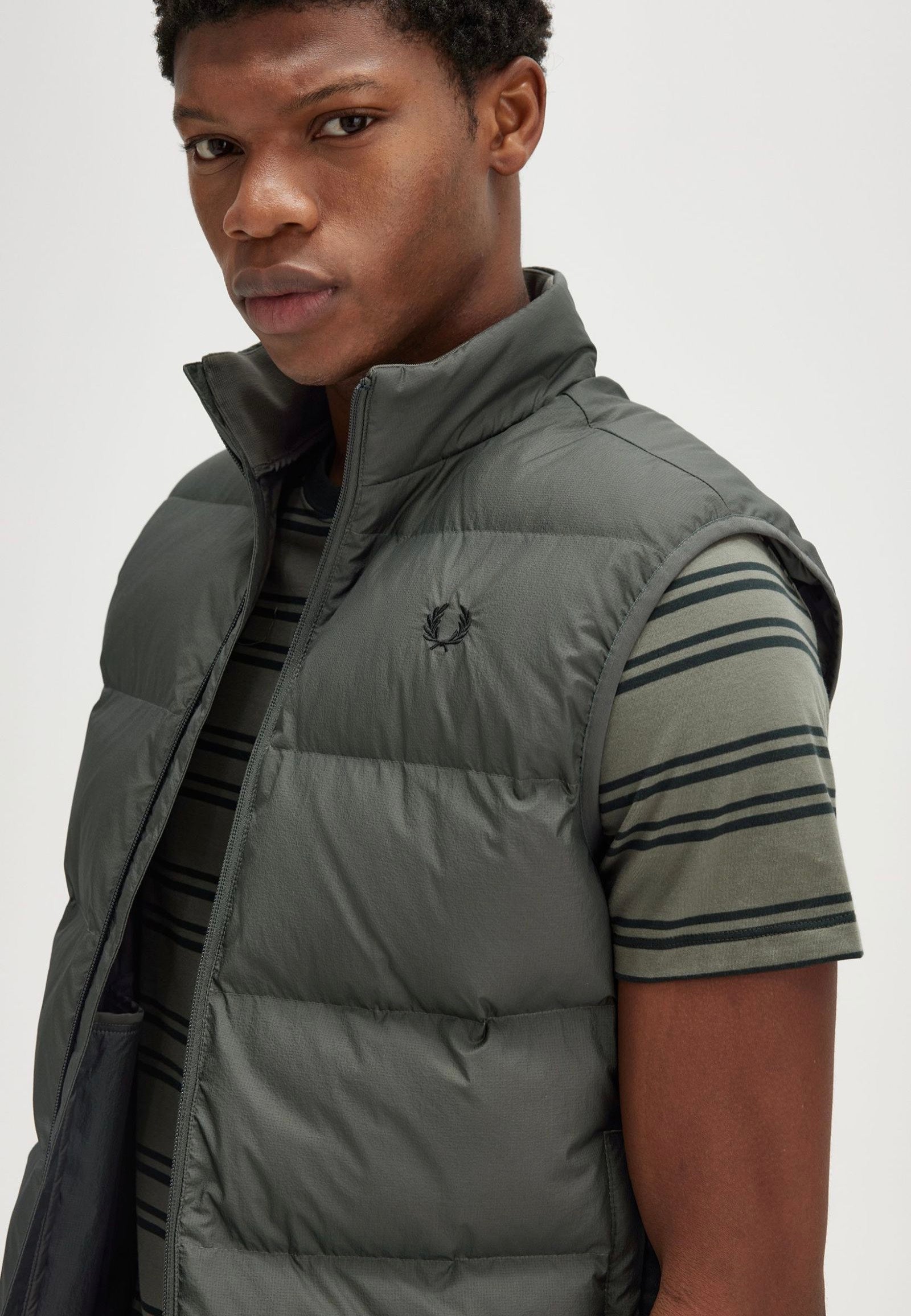 Fred Perry - Insulated Field Green - Vest 2025 New