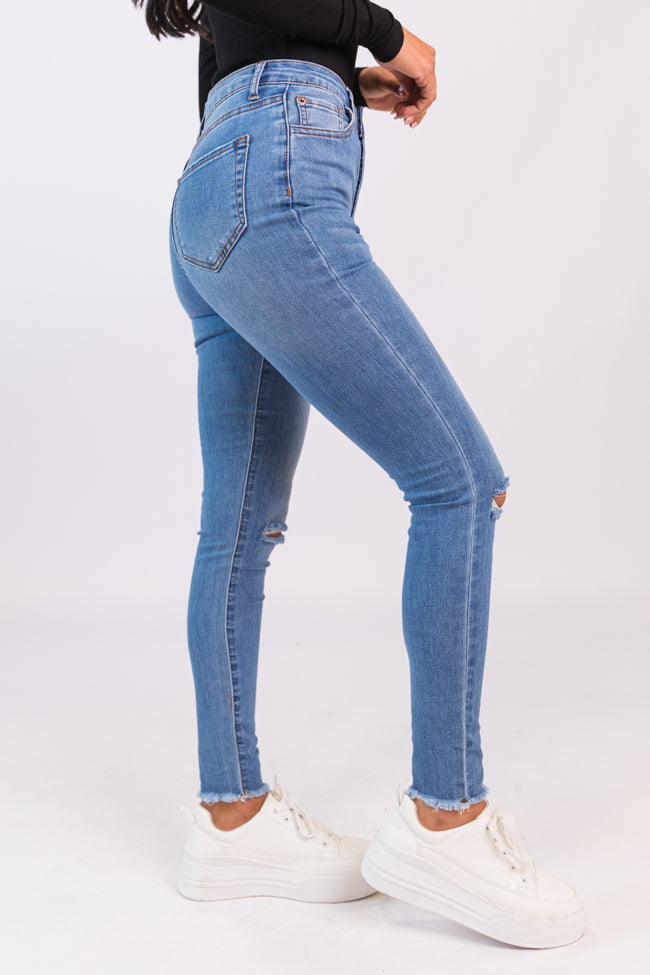 Chelsie Light Wash Busted Knee Jeans Clearance Footaction