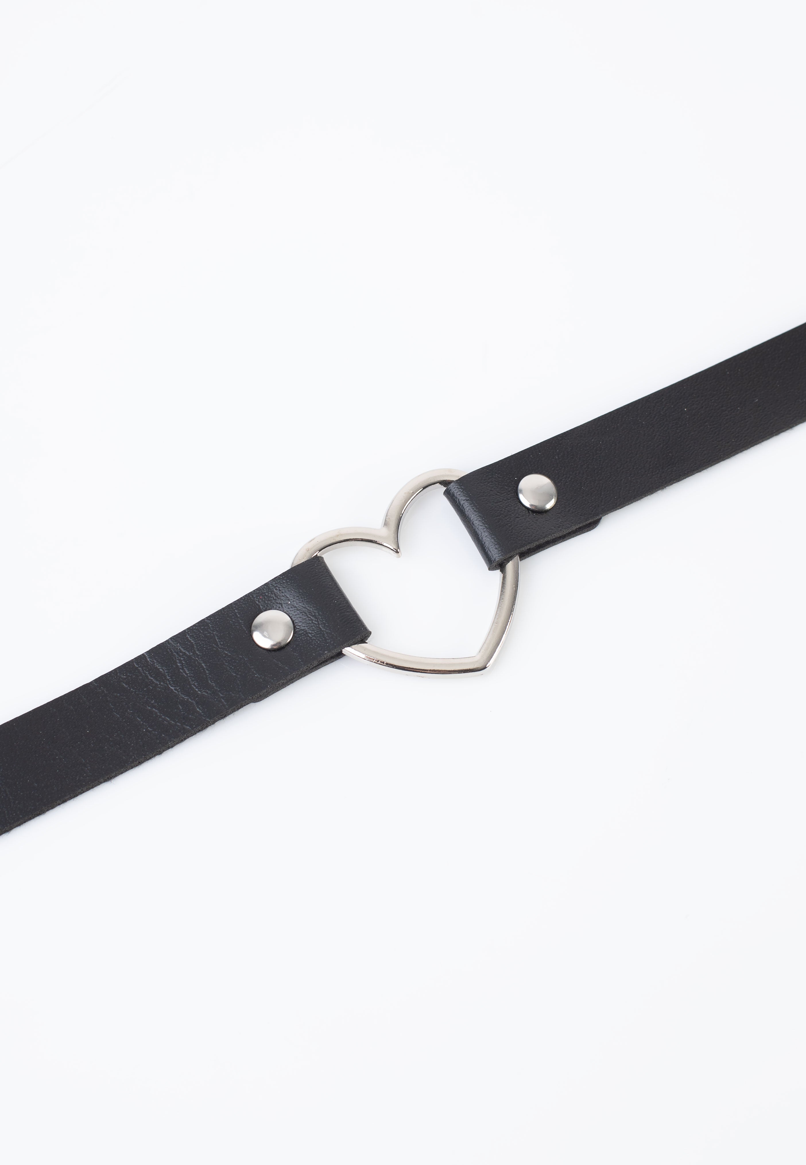 Bullet69 - Heart Neckband Black - Choker Outlet Wiki