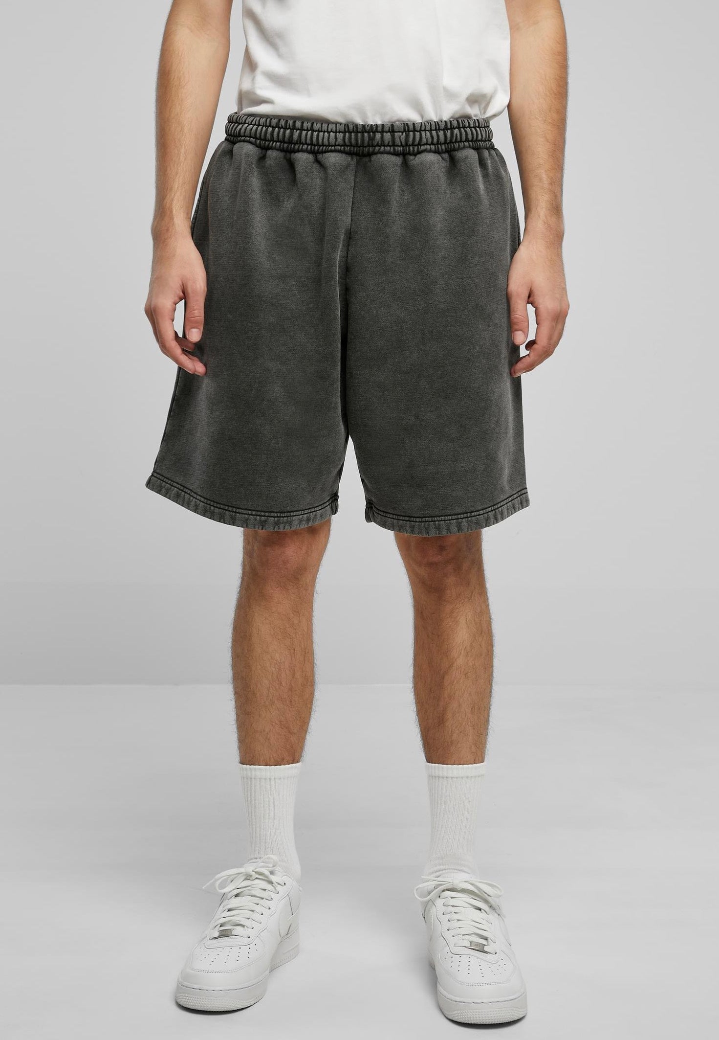 Urban Classics - Heavy Sand Washed Black - Shorts Deals