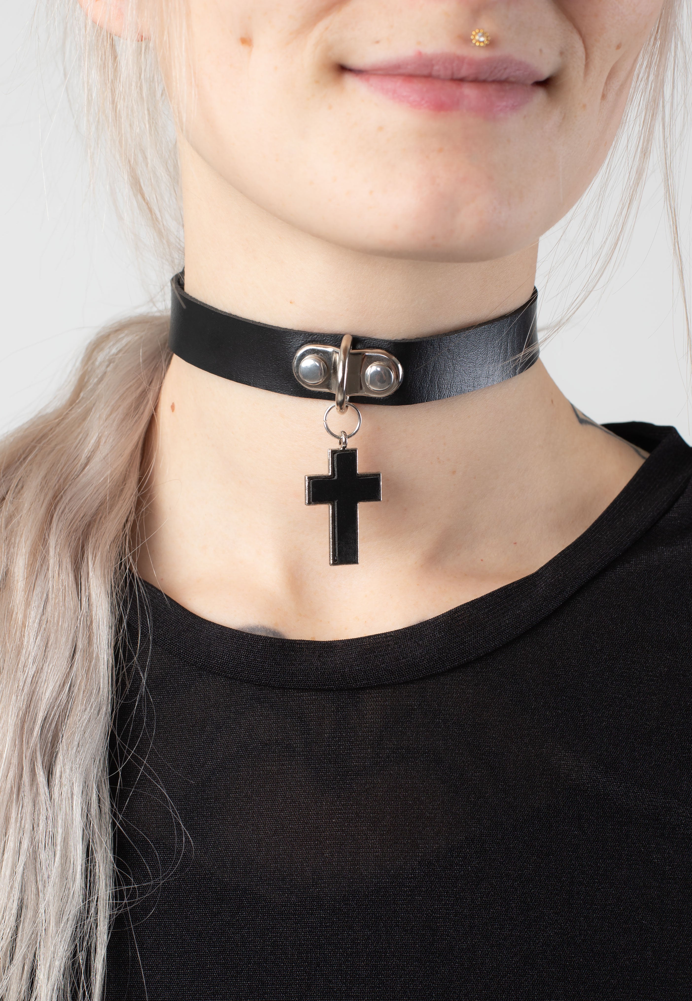 Bullet69 - Crucifix Pendant Neckband Black - Choker Clearance Online