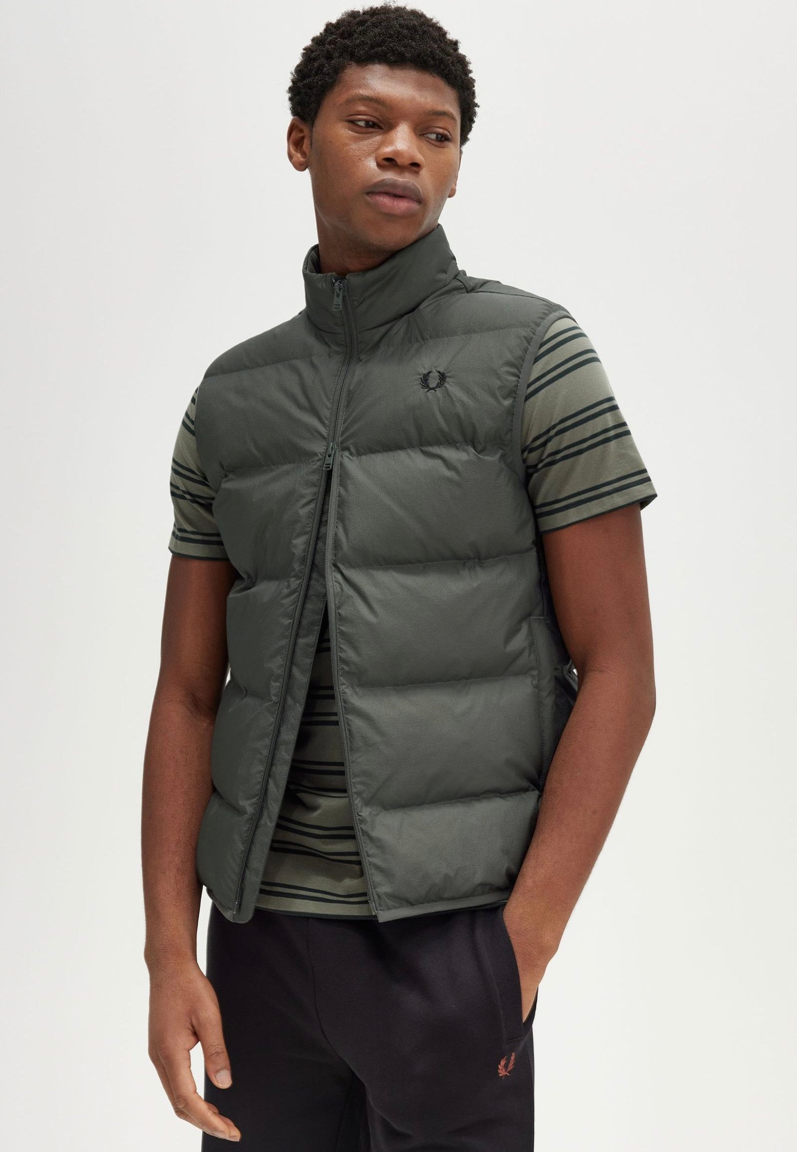 Fred Perry - Insulated Field Green - Vest 2025 New