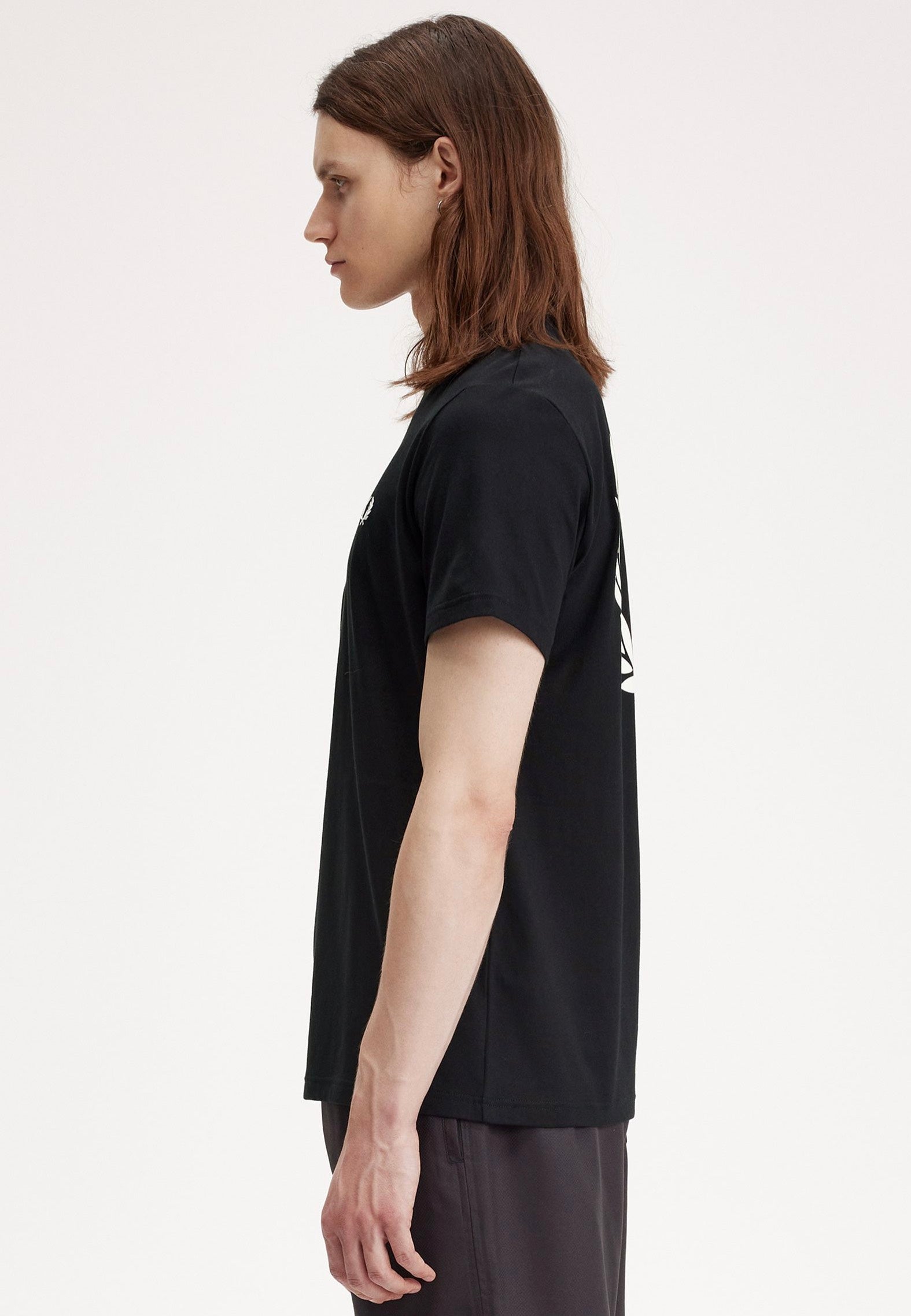 Fred Perry - Rear Powder Laurel Graphic Black - T-Shirt Comfortable