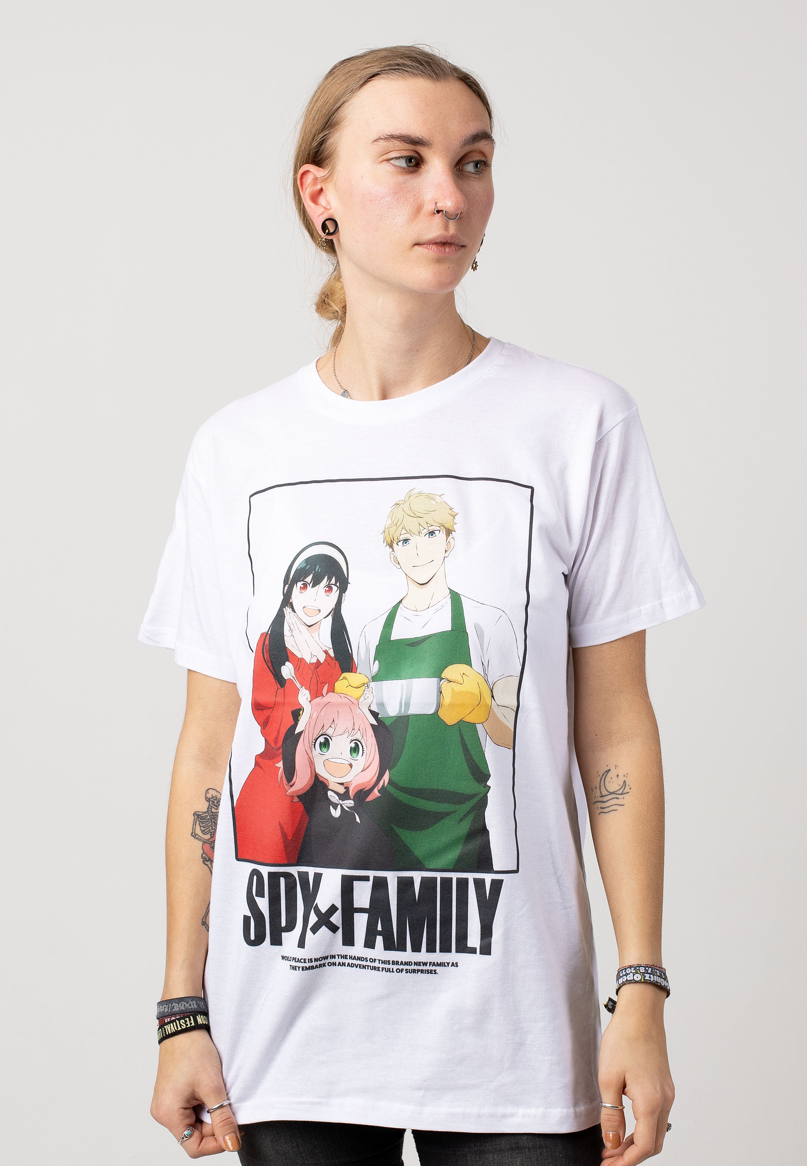 Spy x Family - Full Of Surprises White - T-Shirt Clearance Clearance