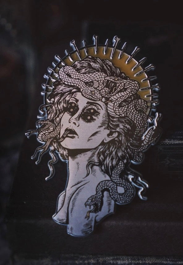 Lively Ghosts - Glowing Medusa - Pin Sale Footlocker