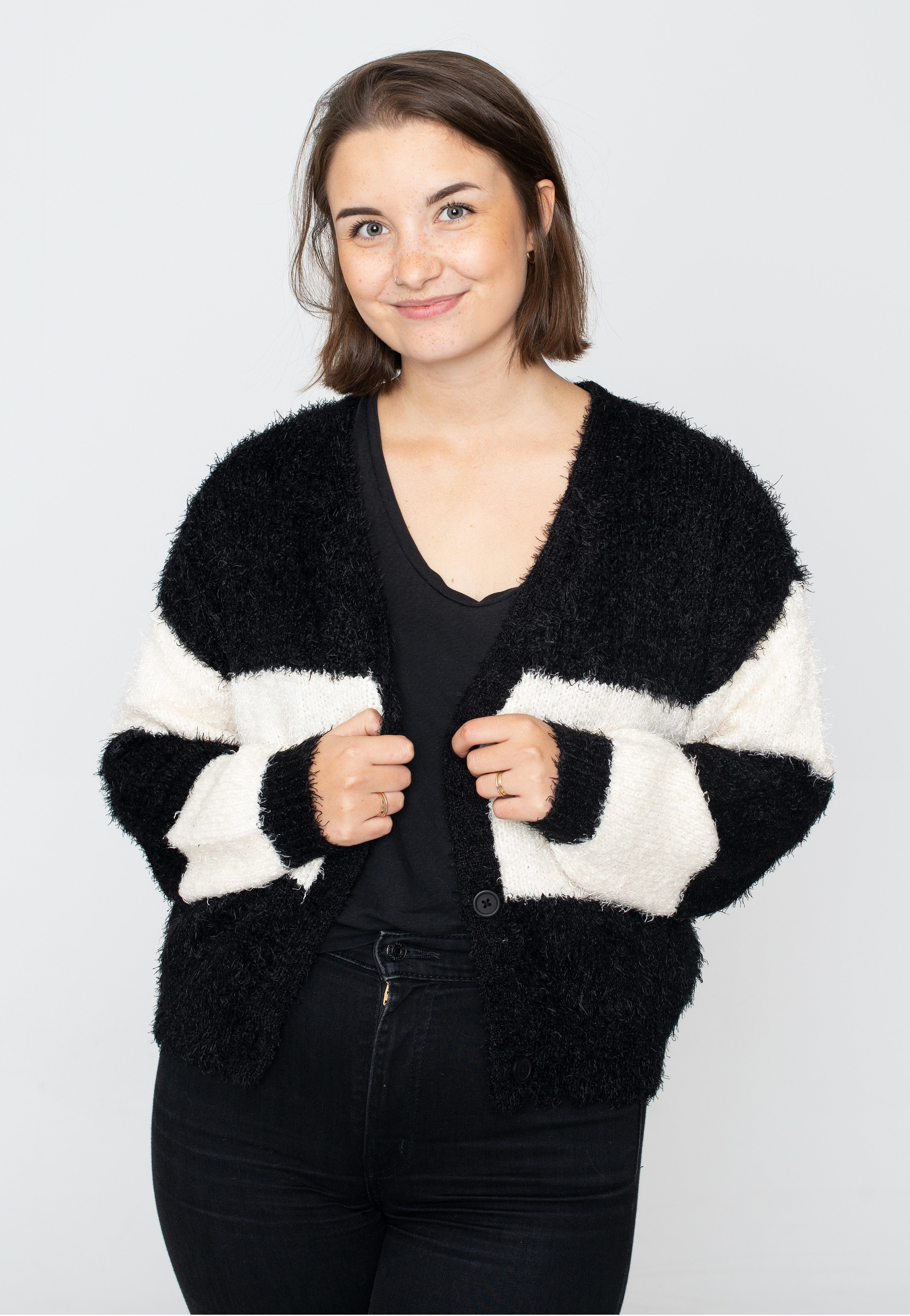 Urban Classics - Ladies Short Oversized Feather Black/Whitesand - Cardigan Latest Sale Online