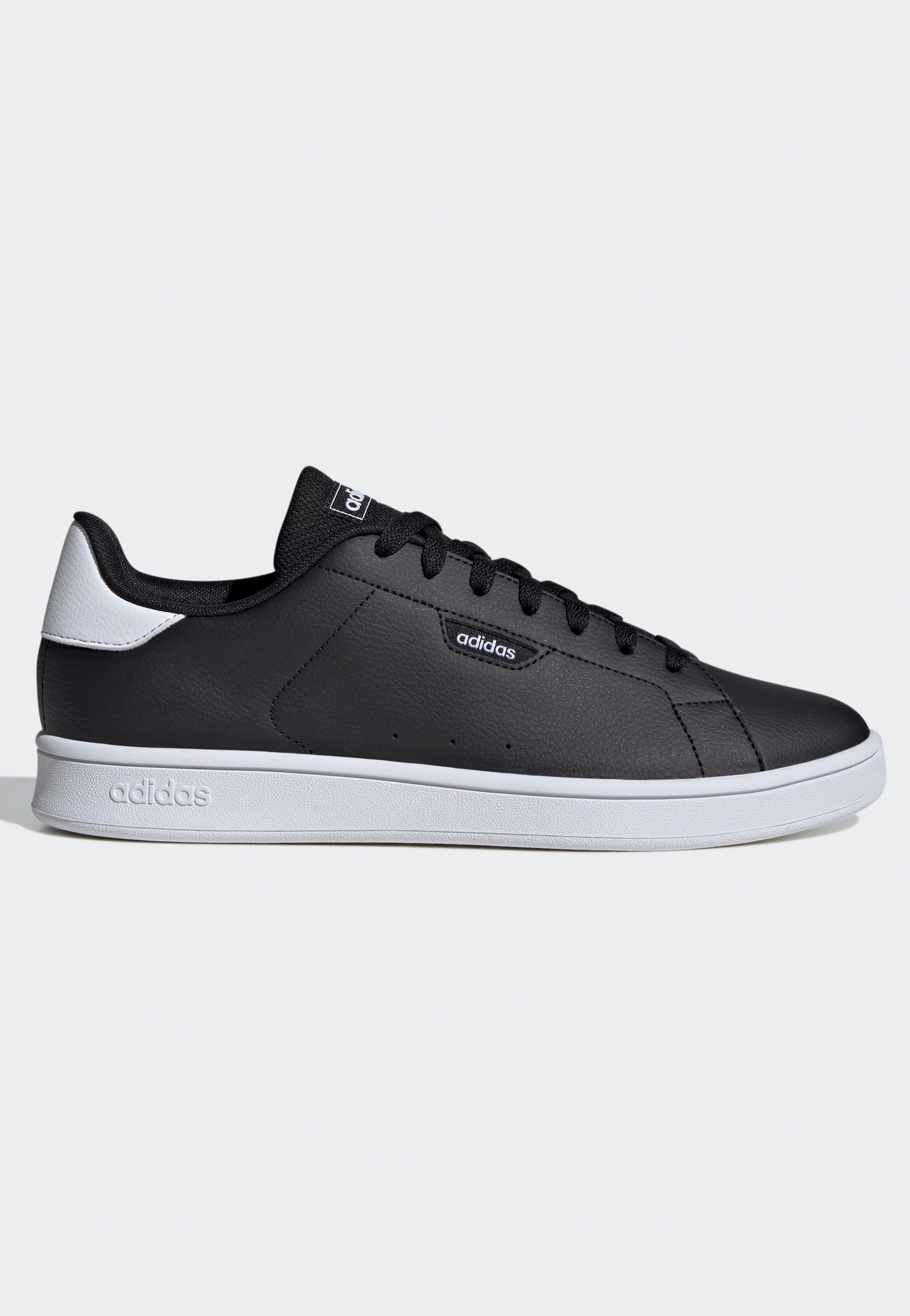 Adidas - Urban Court Cblack/Ftwwht/Ftwwht - Shoes Clearance Online