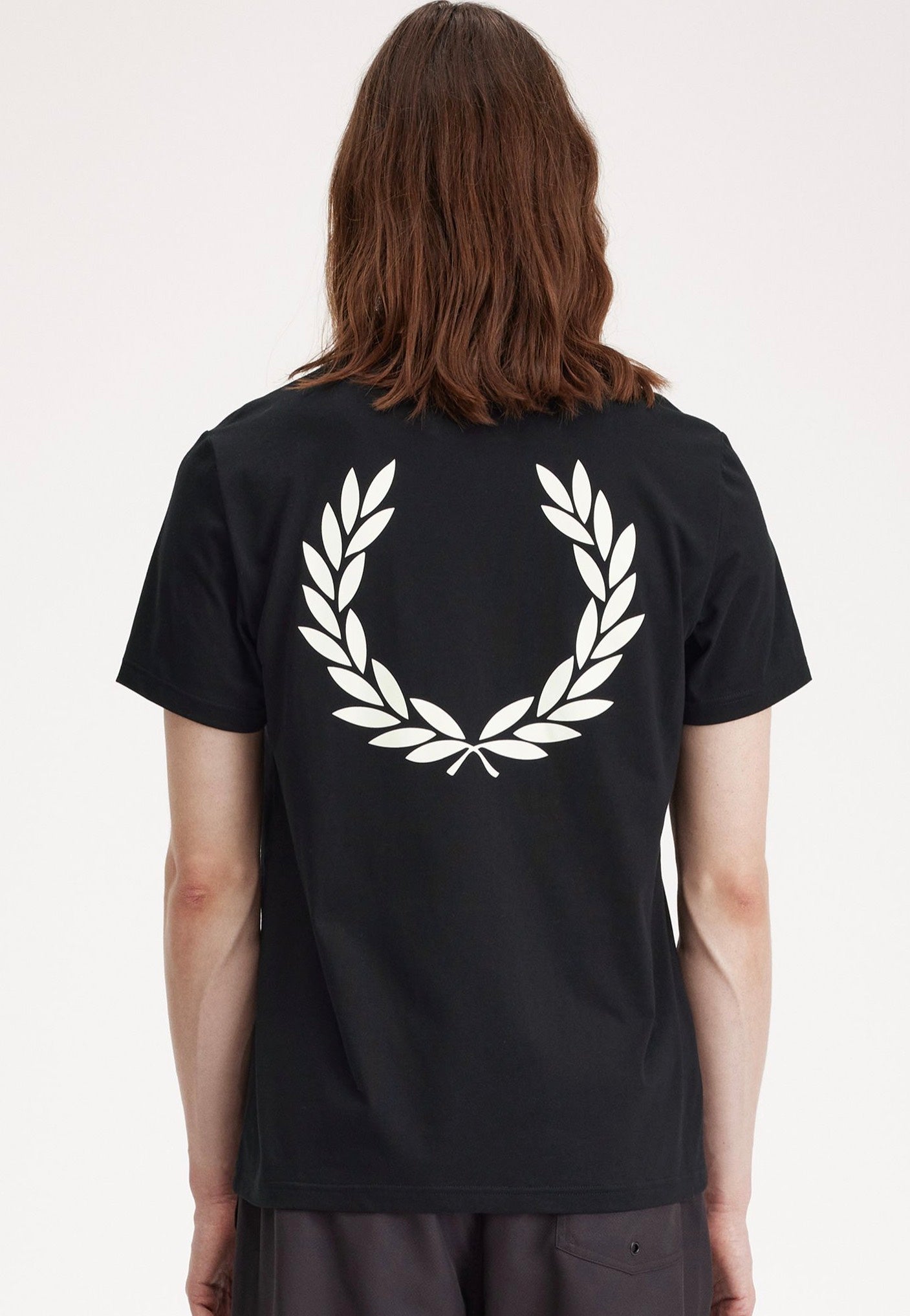 Fred Perry - Rear Powder Laurel Graphic Black - T-Shirt Comfortable