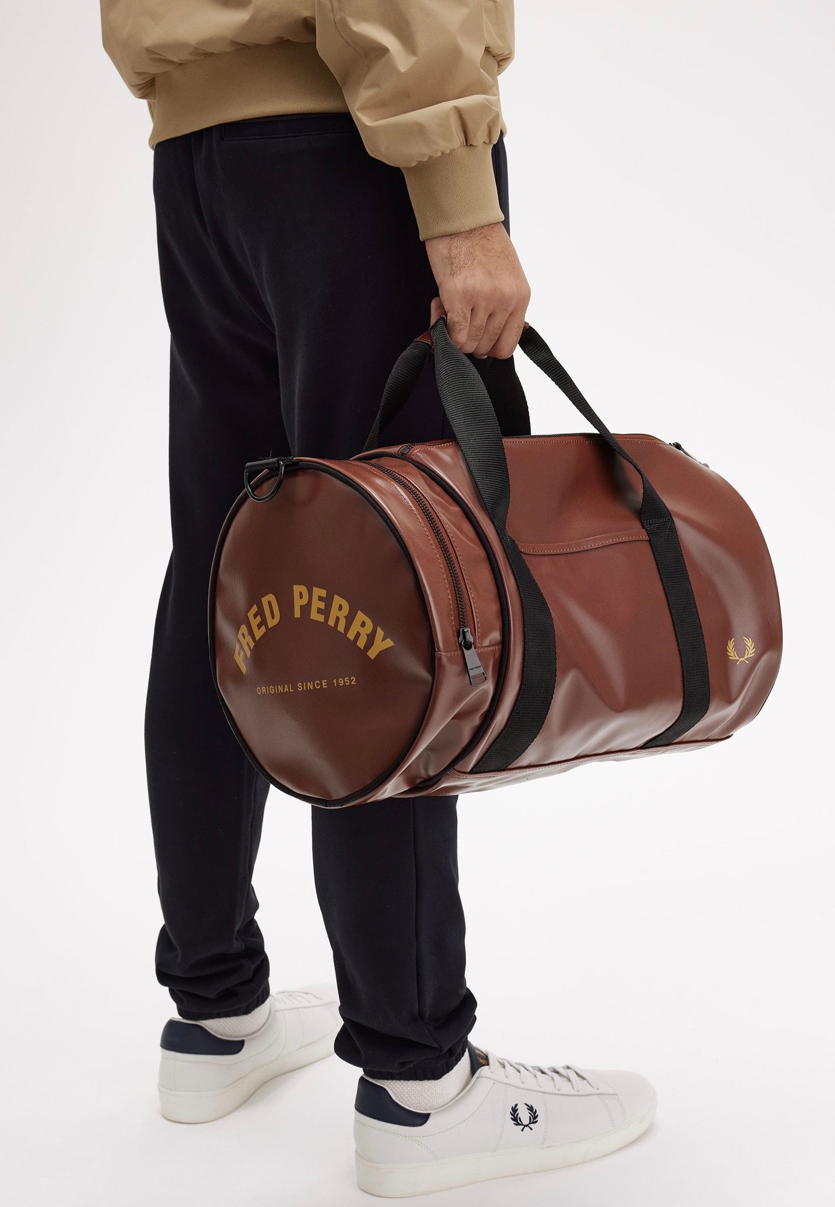 Fred Perry - Tonal Classic Whisky Brown - Dufflebag 2025 Cheap Online